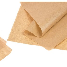 Papel Manila marrón doblado